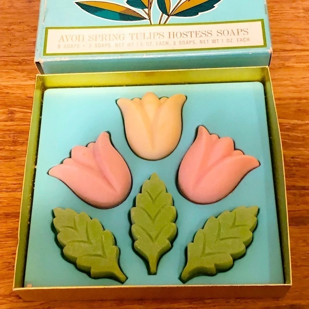 New in Box Vintage Avon Spring Hostess Soaps white and pink tulips. 6 soaps. - Picture 9 of 13